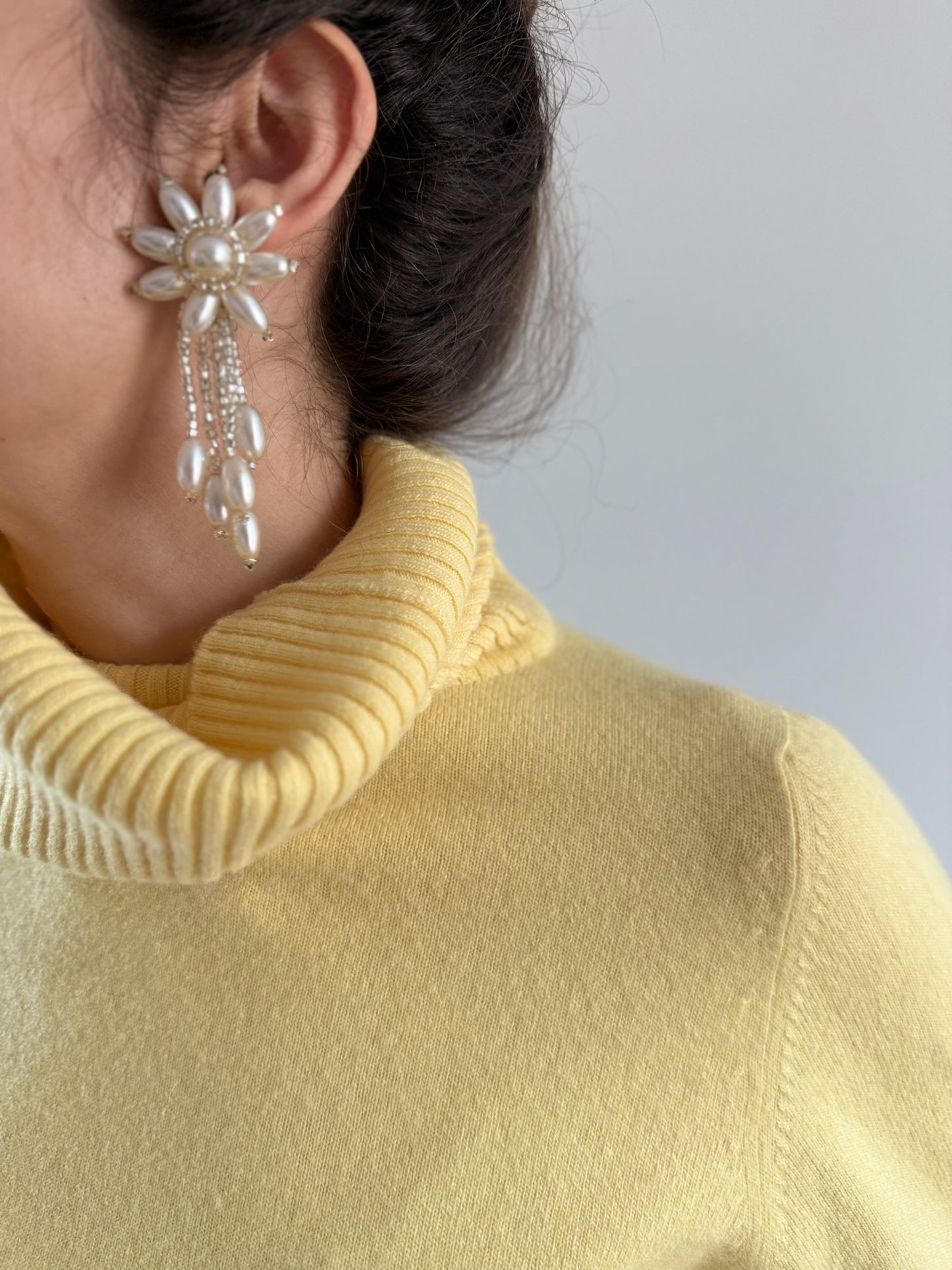 VINTAGE Flower Clip On Earrings