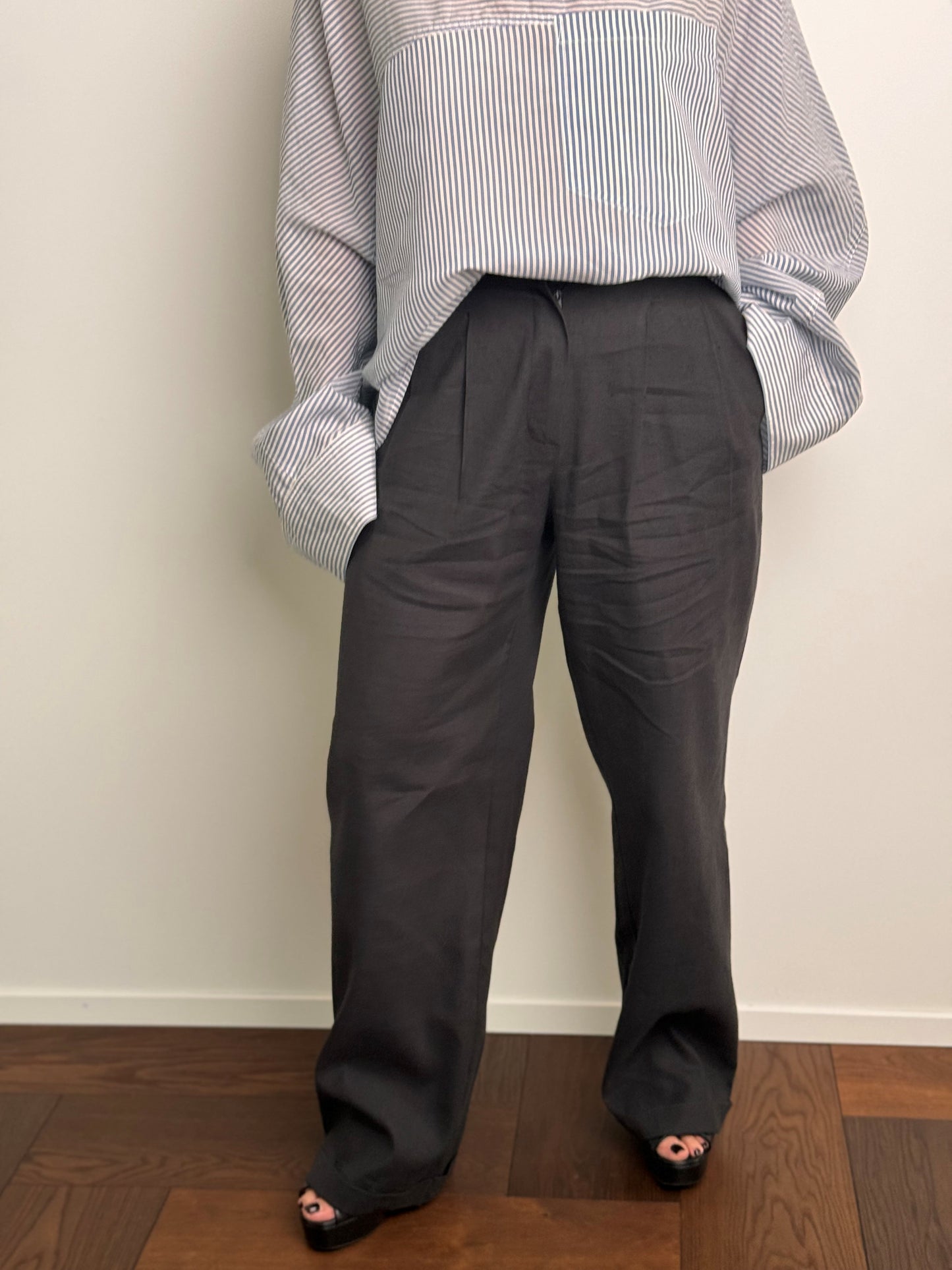 BASERANGE Linen Wide Leg Trousers