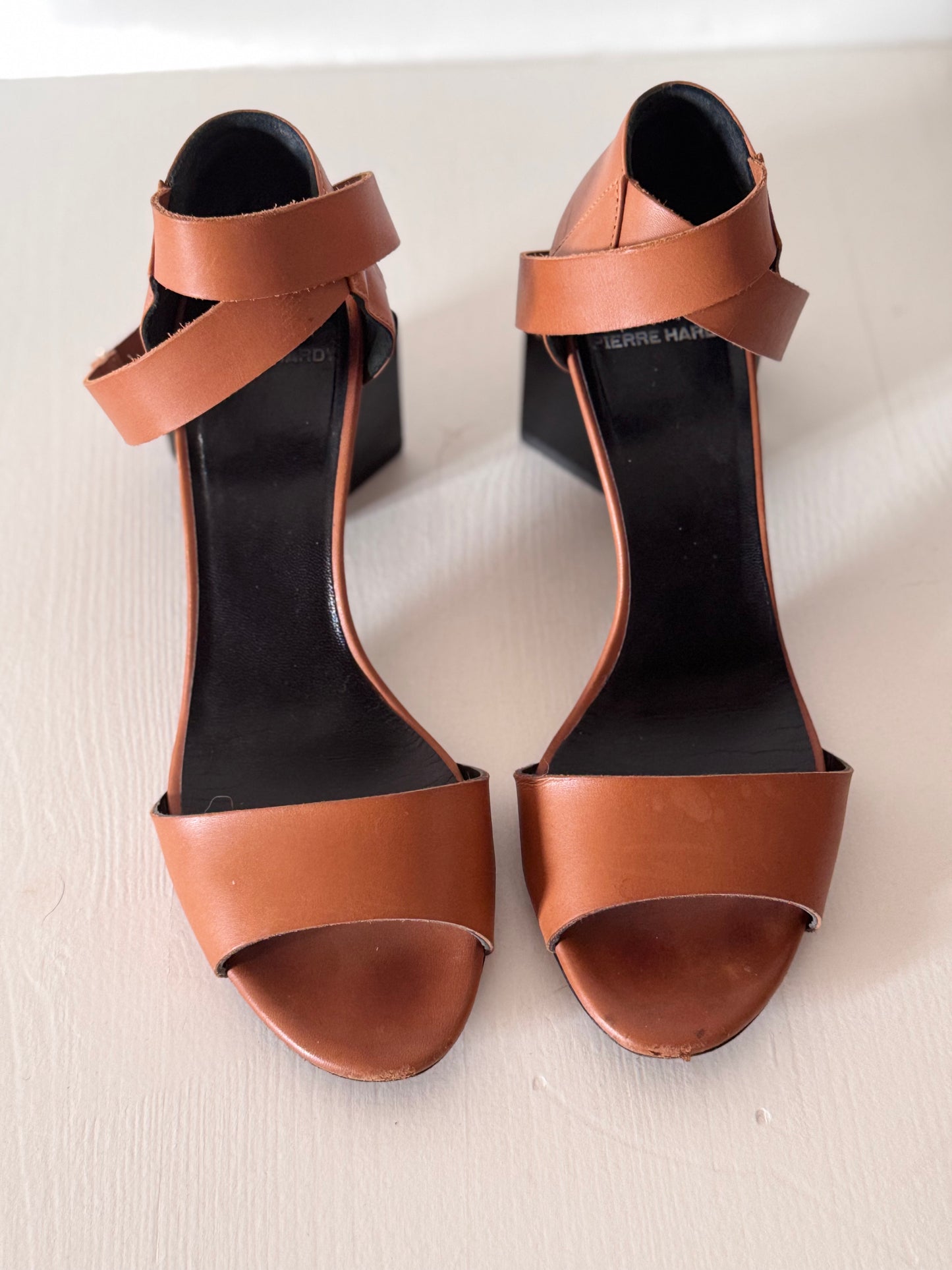 PIERRE HARDY Geometric Heels