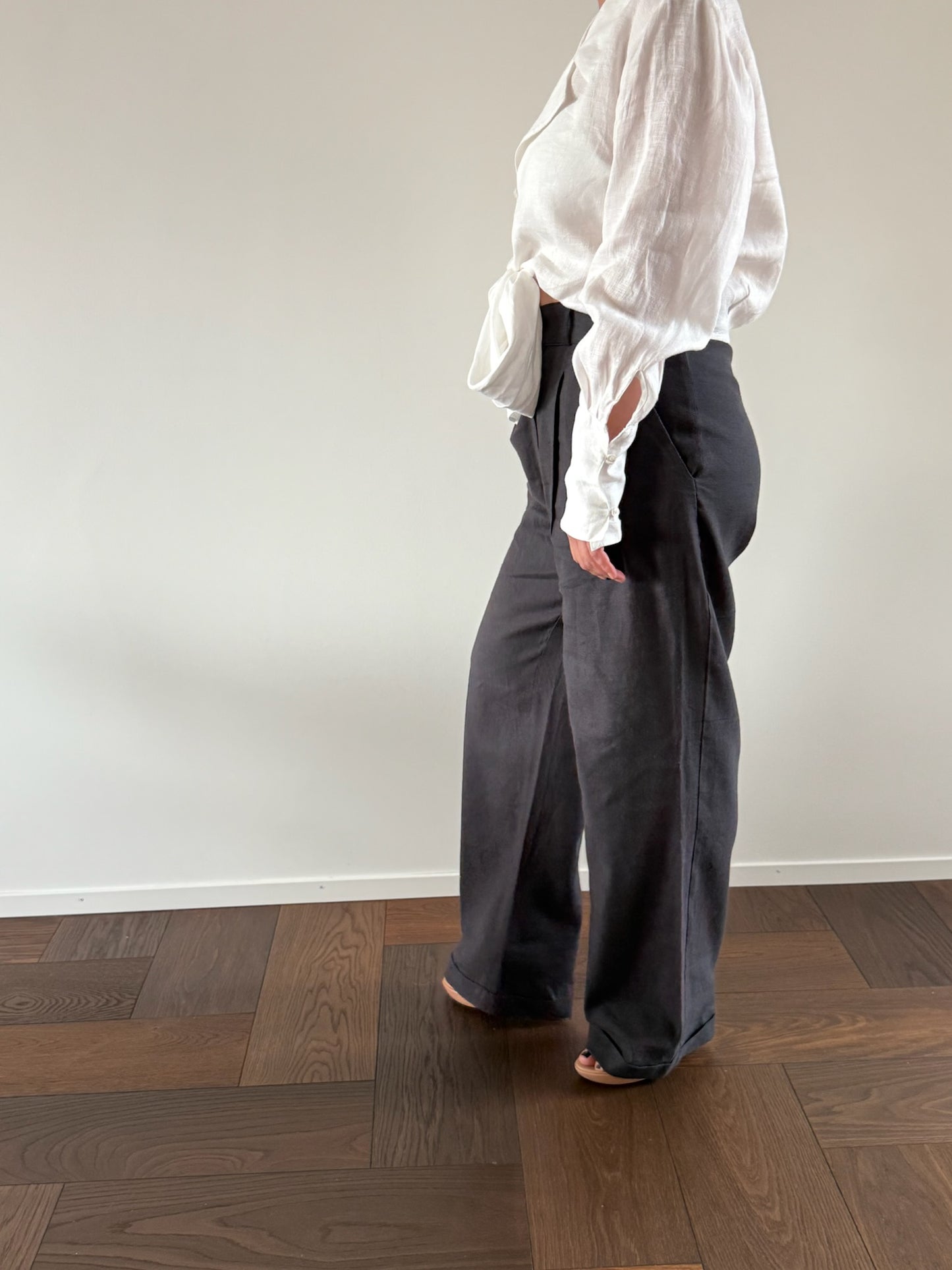 BASE RANGE Linen Pants