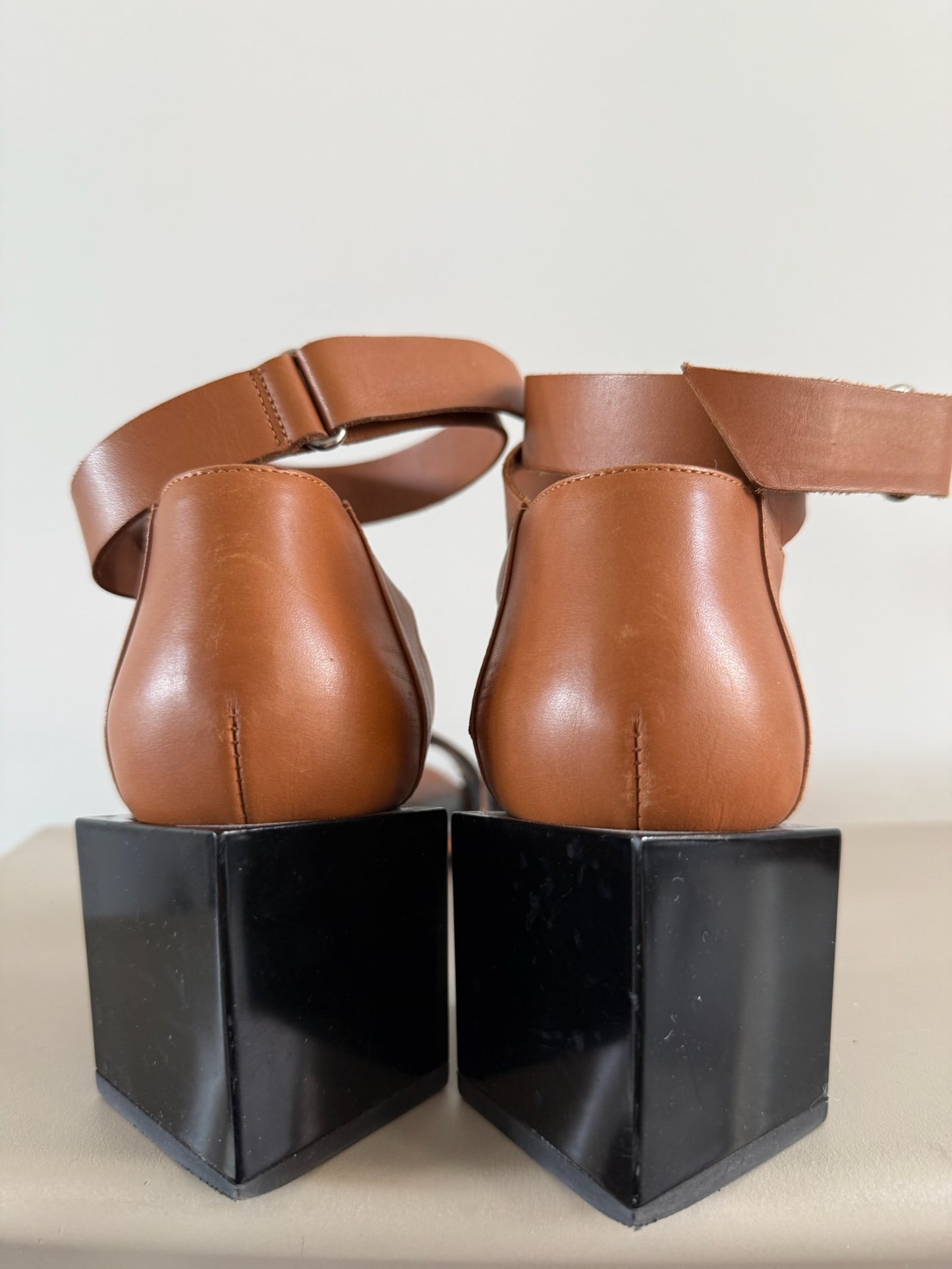 PIERRE HARDY Geometric Heels