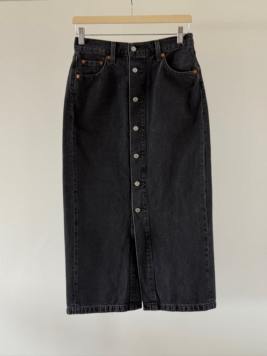 LEVI‘S Black Denim Skirt