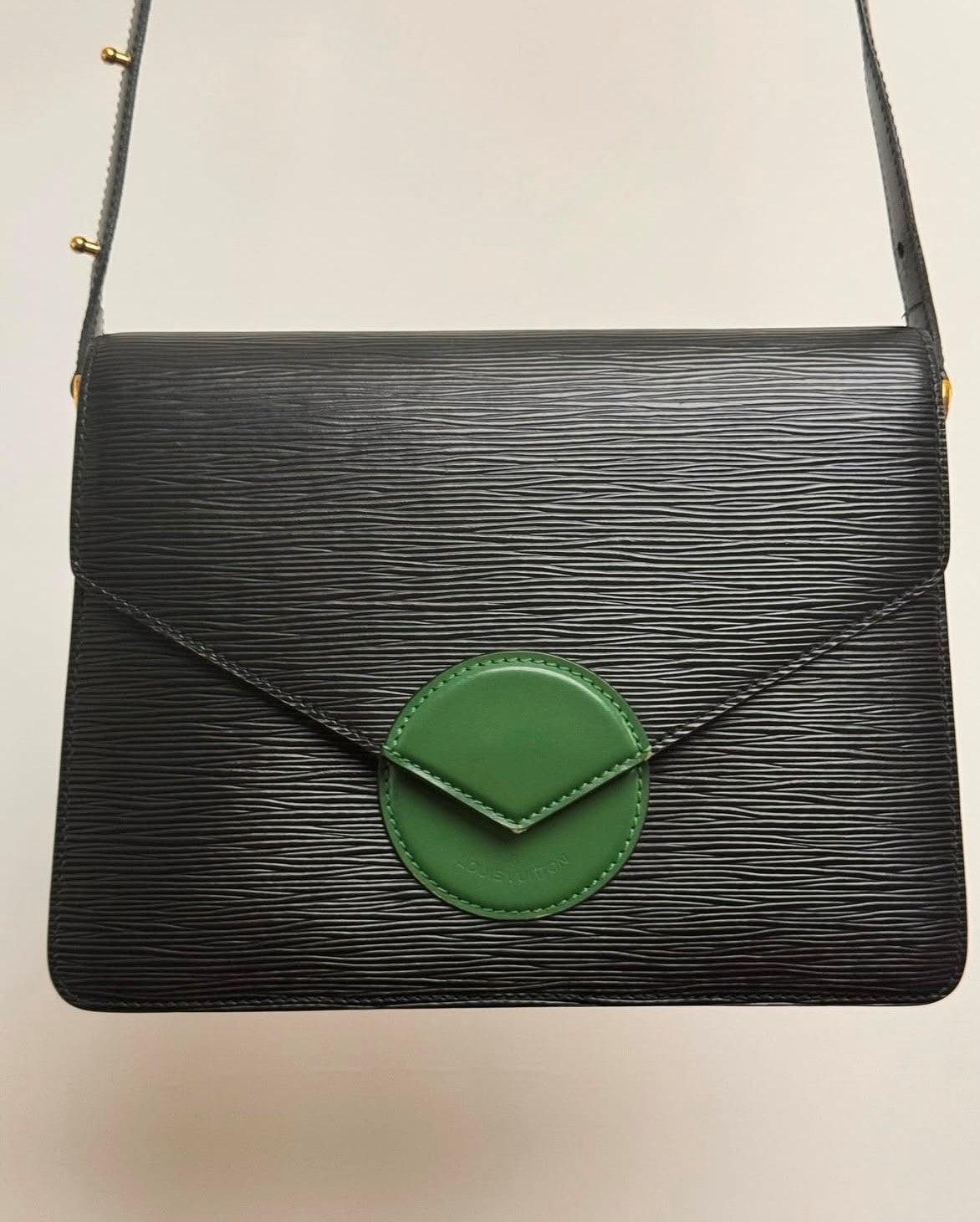 LOUIS VUITTON Houche Epi Crossbody Bag